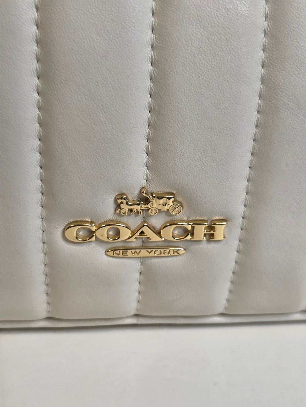 Coach Jes Crossbody Quilted Leather Camera Bag Chalk White & Gold. - Picture 8 of 16